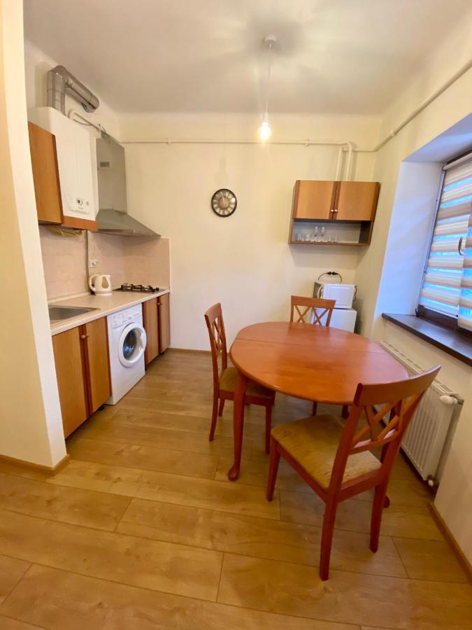 Yaroslav Osmomysl Square Apartments Львов Экстерьер фото